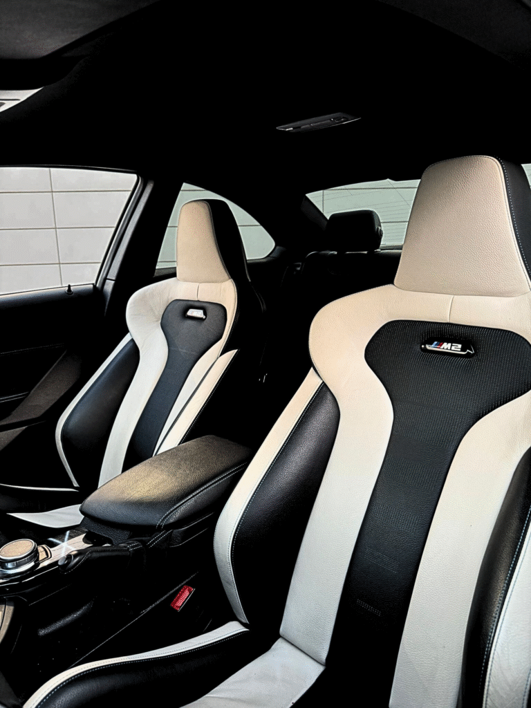 BMW M2 Futura noire disponible à la location chez SMK Luxury
