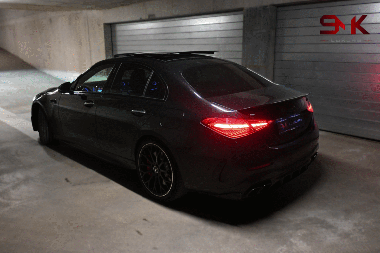Mercedes C63S E-Performance noire disponible à la location chez SMK Luxury