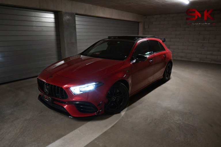 Mercedes A45S AMG rouge disponible à la location chez SMK Luxury